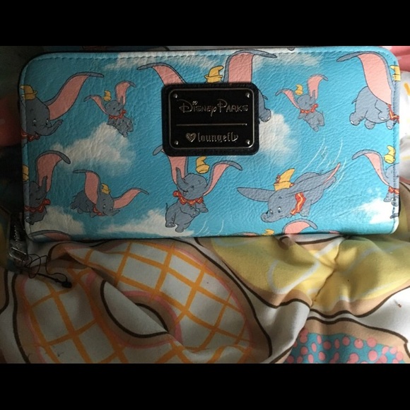 loungefly dumbo wallet